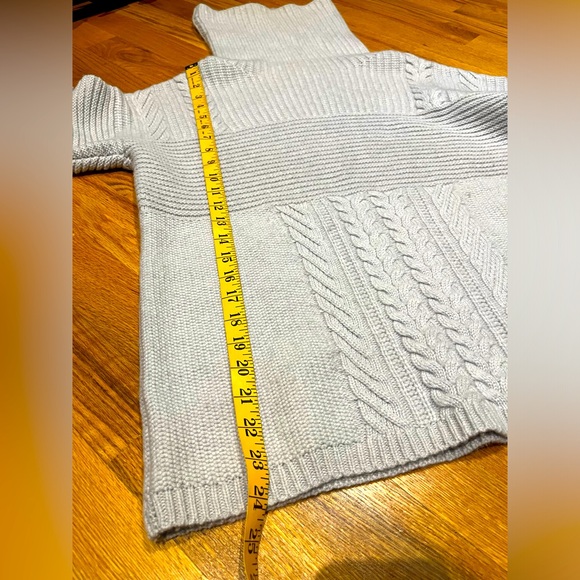 Banana Republic 100% Scottish Cashmere sweater, oversized size small - Picture 7 of 8